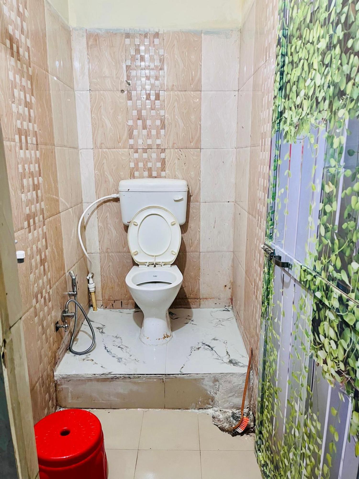 Rai Guest House Uddzsaín Kültér fotó