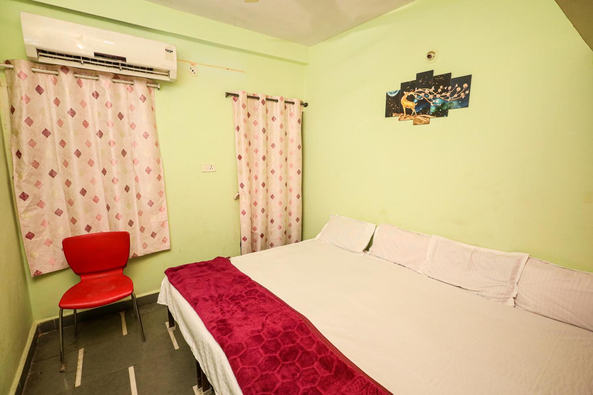 Rai Guest House Uddzsaín Kültér fotó
