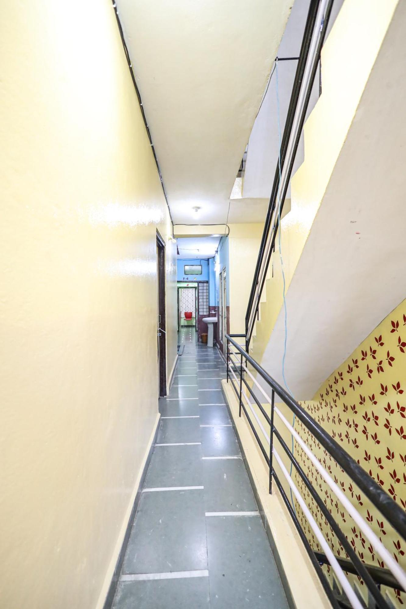 Rai Guest House Uddzsaín Kültér fotó