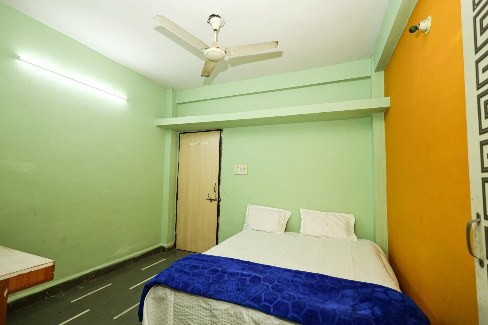 Rai Guest House Uddzsaín Kültér fotó
