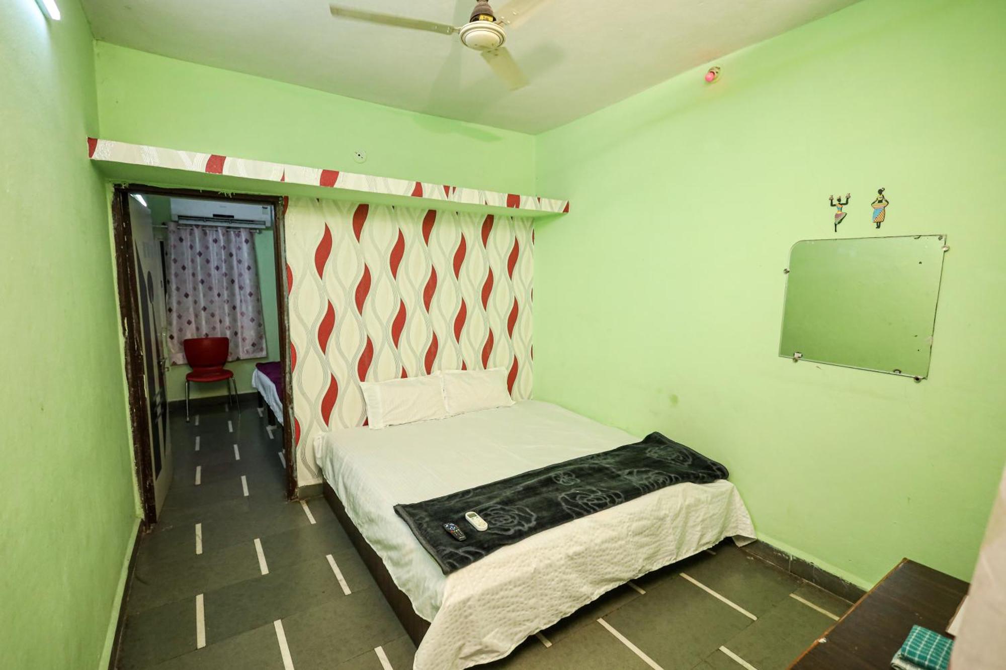 Rai Guest House Uddzsaín Kültér fotó