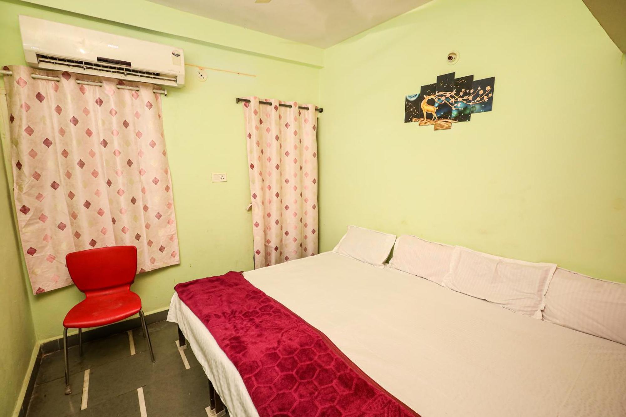 Rai Guest House Uddzsaín Kültér fotó