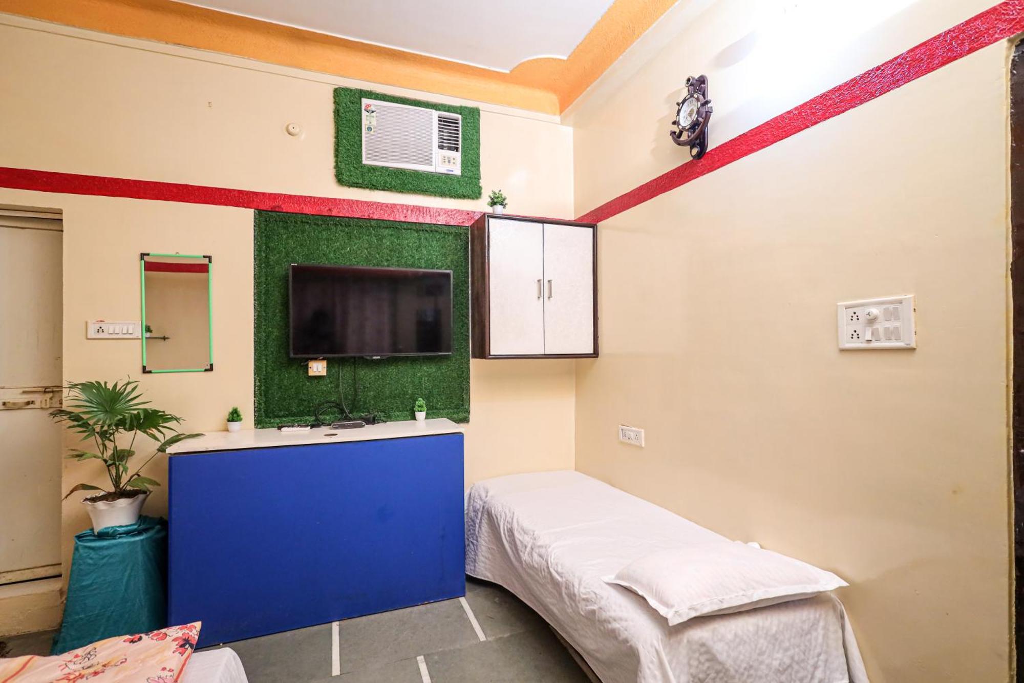 Rai Guest House Uddzsaín Kültér fotó