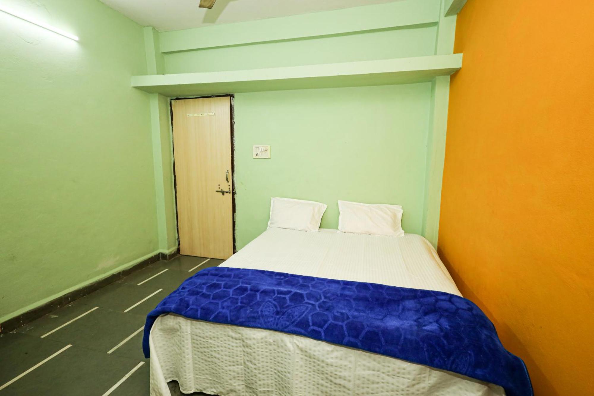 Rai Guest House Uddzsaín Kültér fotó